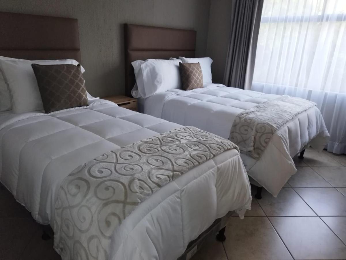L'Aurora Inn Hostal Guatemala City Exterior photo